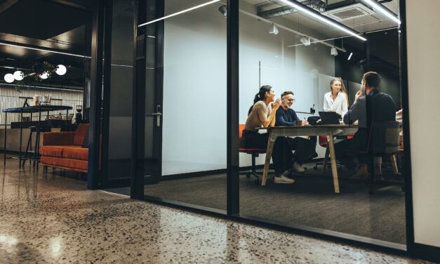 Conheça as principais diferenças entre coworking e hub de inovação